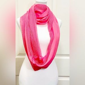 Infinity acrylic light pink scarf